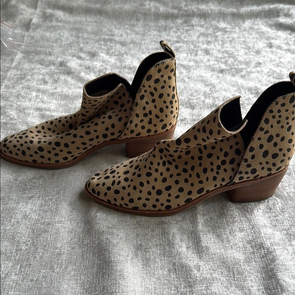 Dolce Vita Kadie Tan and Black Ankle Booties